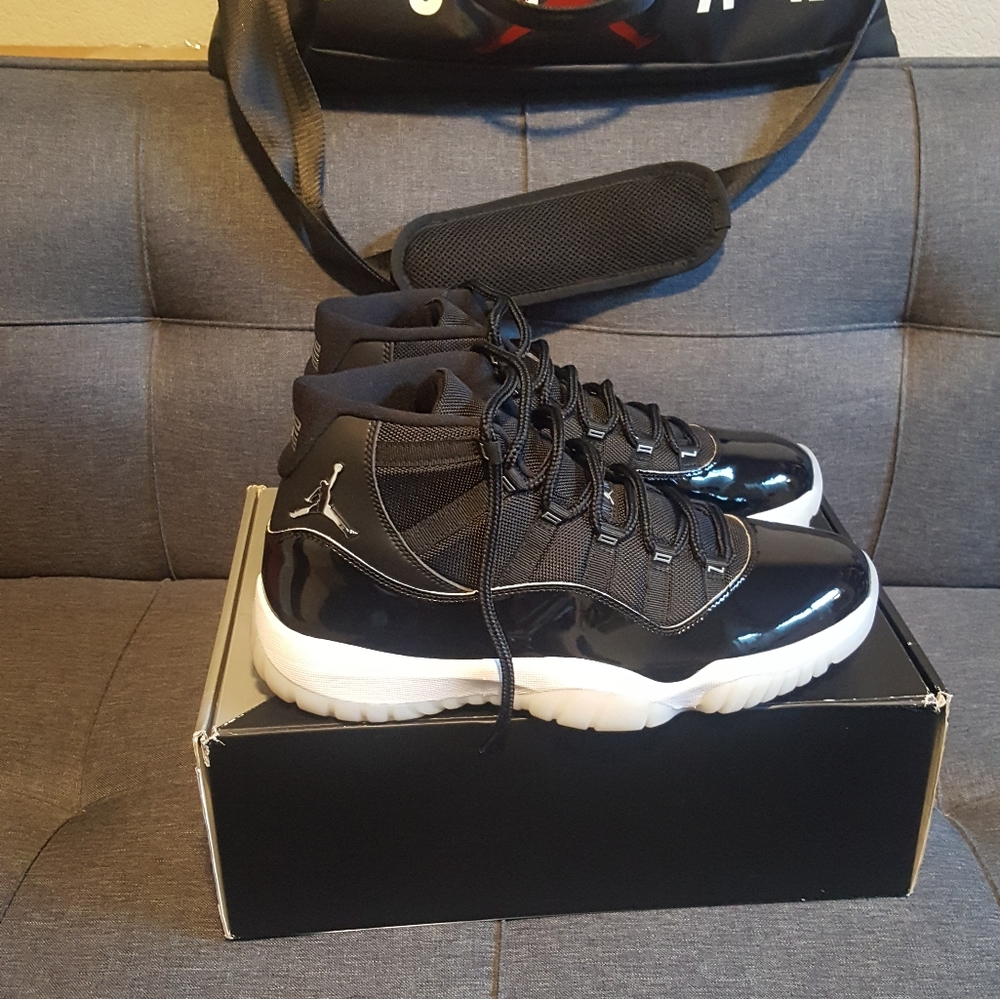 Air Jordan 11 Jubilee Black/White/Chrome